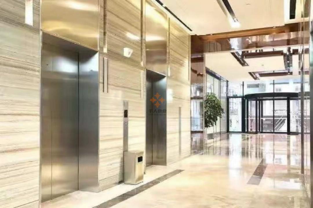 閔行 虹橋麗寶廣場 3200平米 簡裝